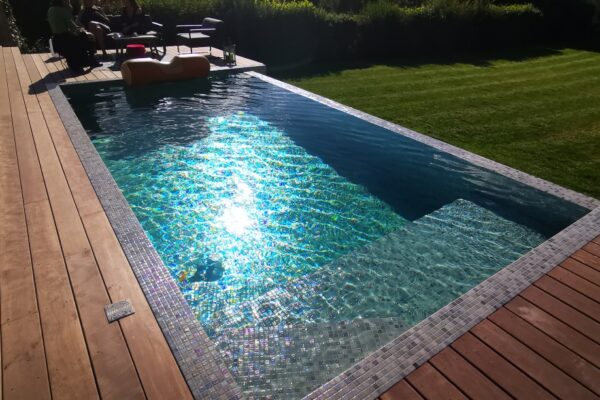 luxury-monoblock-tiled-pool 2