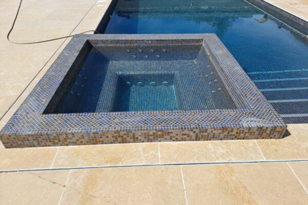 WhatsApp mosaic swimming pool with integrated spa 3Image 2022-06-21 at 19.05.41 (1)